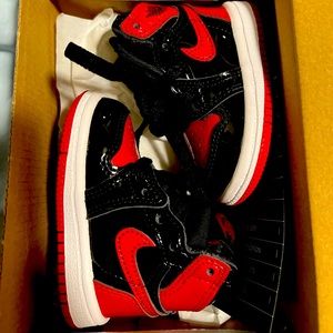 I’m selling baby shoes brand new